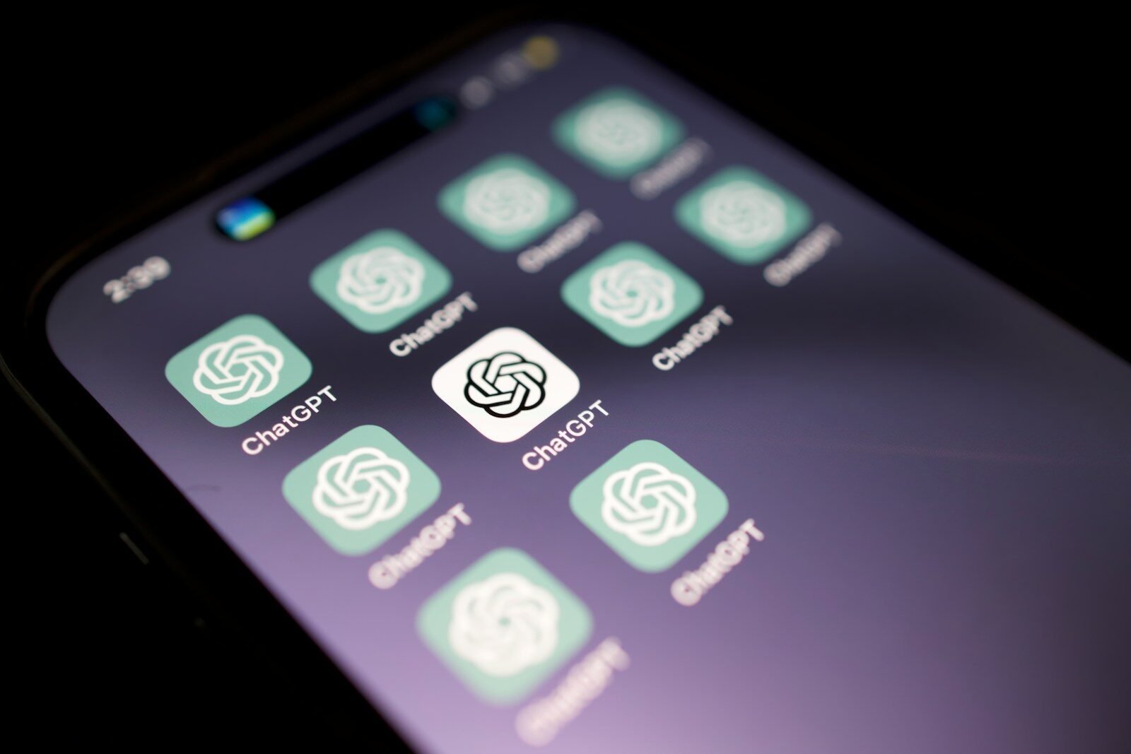 Home 17 A Close Up Of A Cell Phone With Icons On It